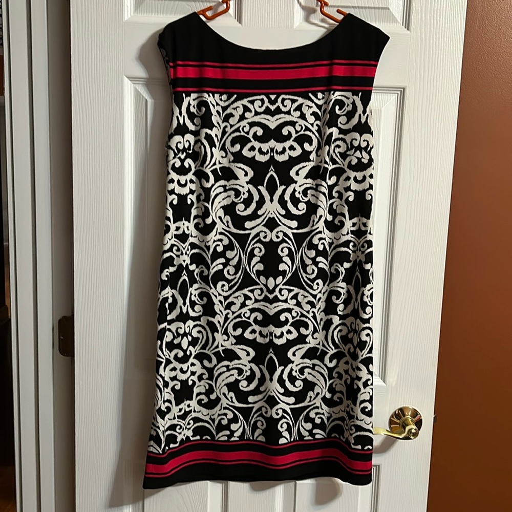 Jessica Howard size large.   Black/white with red trim.